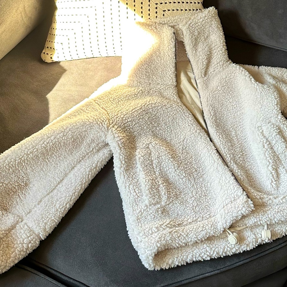 Lululemon fleece size 2